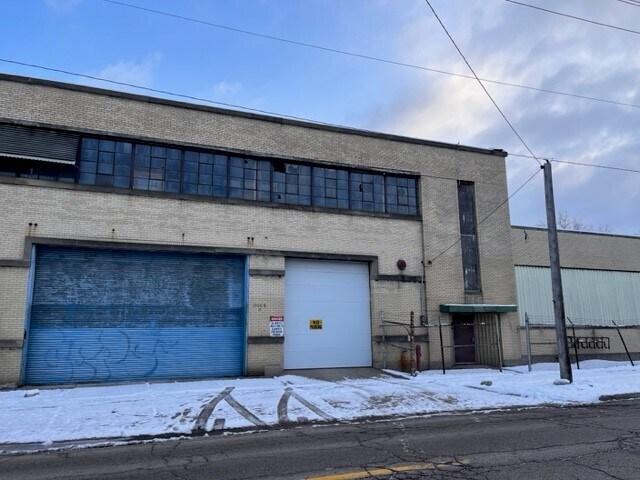 More Photos Of 1725-1769 London Rd, Cleveland Warehouse For Lease