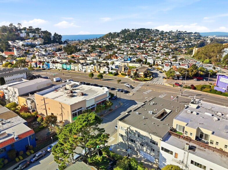 More Photos Of 699 Portola Dr, San Francisco General Retail For Lease