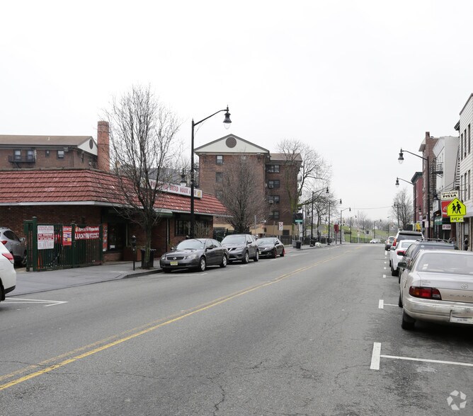 More Photos Of 550 Newark Ave, Jersey City Medical For Lease