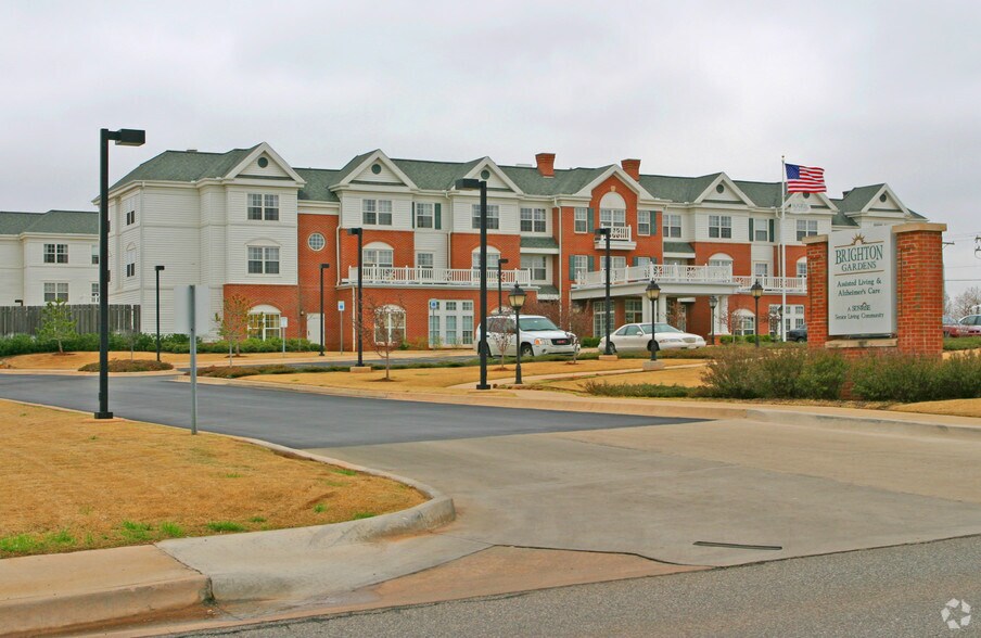 More Photos Of 12928 N May Ave, Oklahoma City Assisted Living For Sale