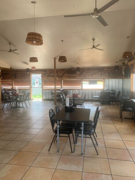 More Photos Of 544 Gravois Rd, Fenton Restaurant For Lease