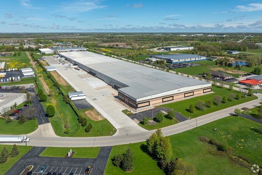 More Photos Of 1381 Partnership Dr, Ashwaubenon Warehouse For Lease