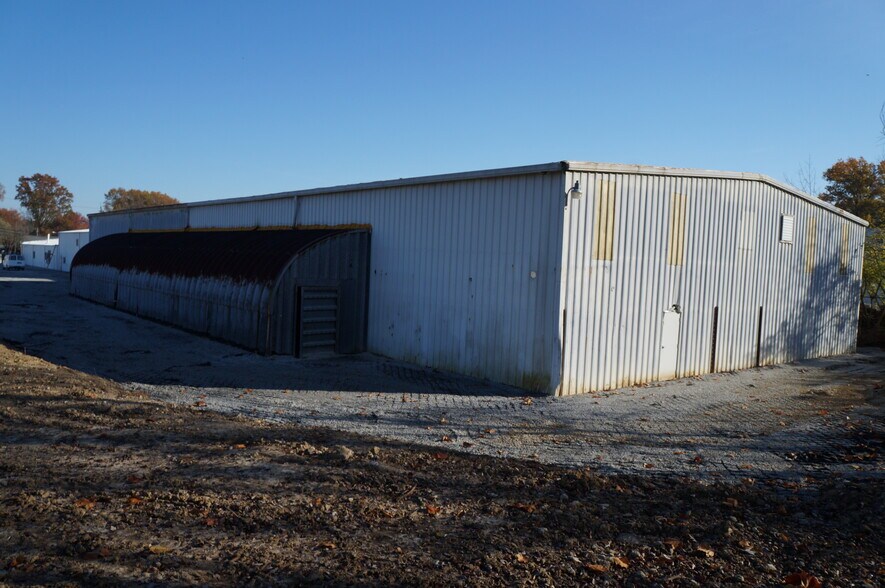 More Photos Of 969 Ohio Pike, Cincinnati Flex For Lease