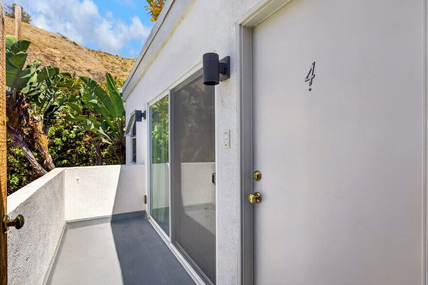 More Photos Of 22357 Pacific Coast Hwy, Malibu Apartments For Sale
