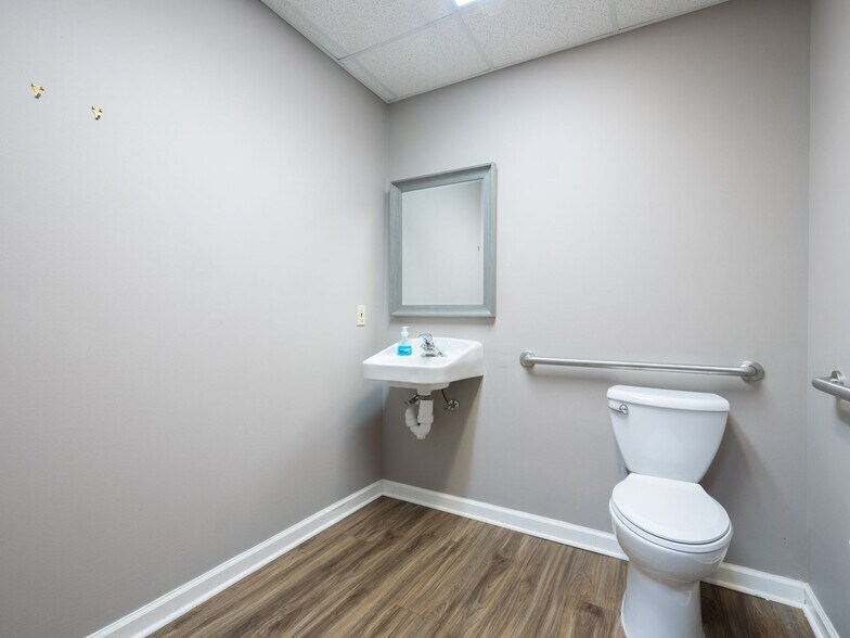 More Photos Of 951 Worthington Woods Loop Rd, Columbus Medical For Lease