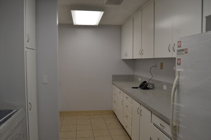 More Photos Of 1384 N Waterman Ave, San Bernardino Office For Lease