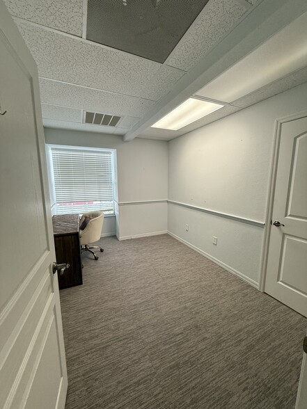 More Photos Of 1505 Tamiami Trl S, Venice Medical For Lease