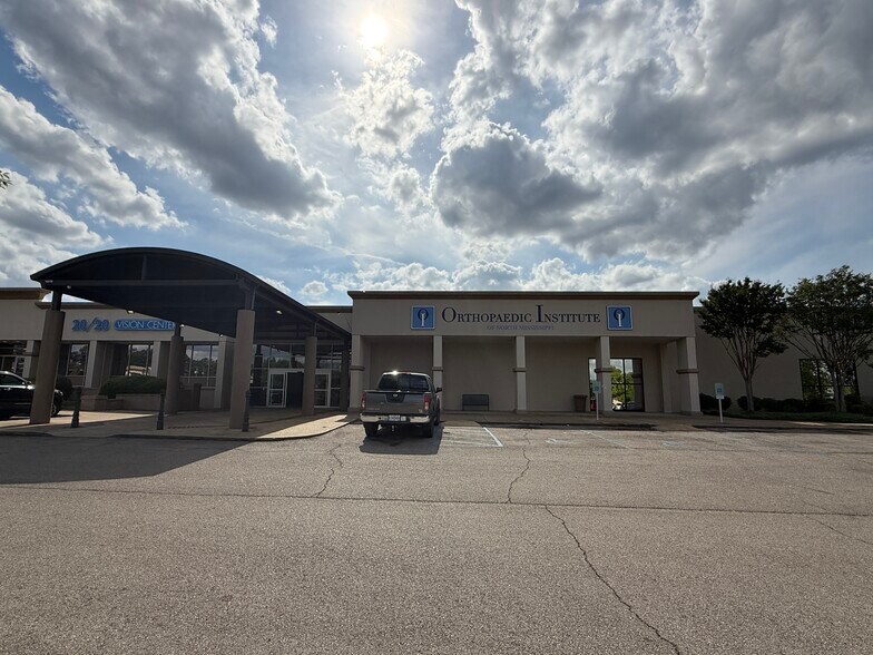 More Photos Of 499 Gloster Creek Village, Tupelo Unknown For Lease