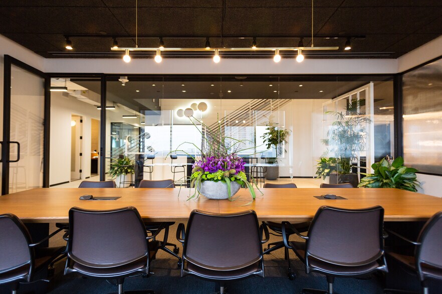 More Photos Of 1925 Century Park E, Los Angeles Office For Lease