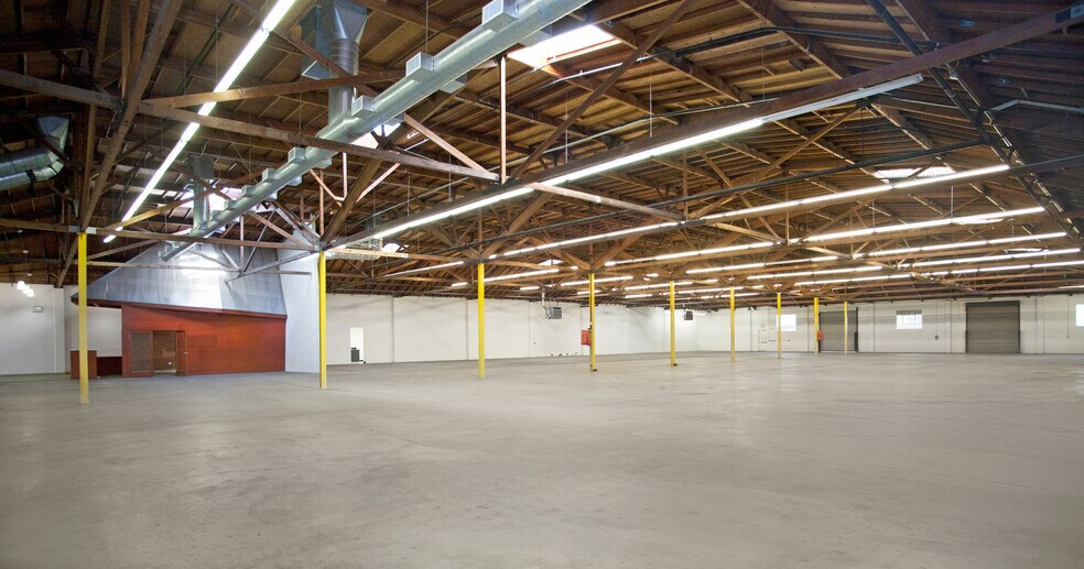 More Photos Of 5922 W Bowcroft St, Los Angeles Manufacturing For Lease