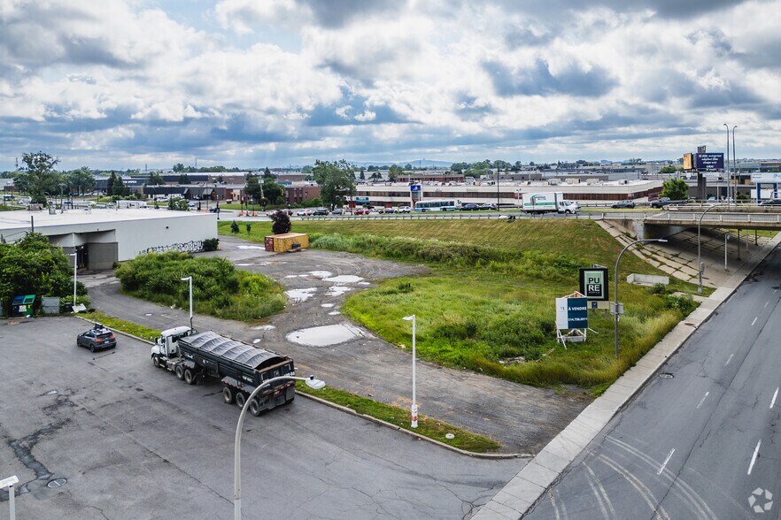More Photos Of 3145 Boul Pitfield, Saint-Laurent Land For Sale