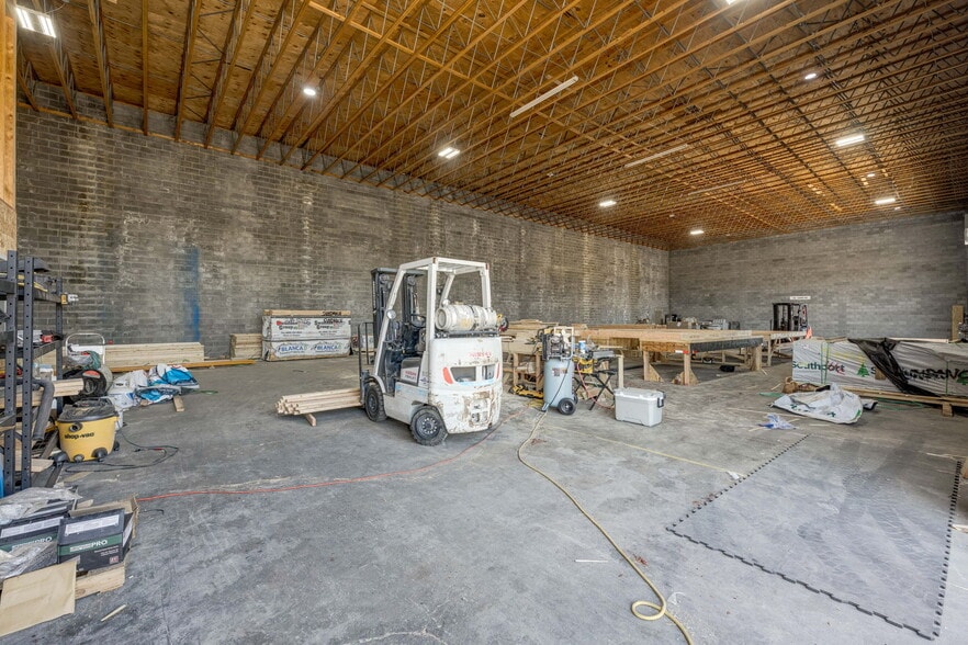More Photos Of 4800 Sonoma Ranch Blvd, Las Cruces Warehouse For Sale