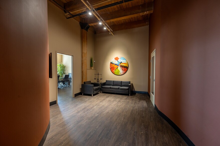 More Photos Of 214 S 8th St, Louisville Loft Creative Space For Sale