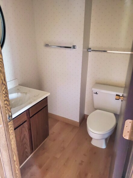 More Photos Of 95 W Grand Ave, Lake Villa Medical For Sale