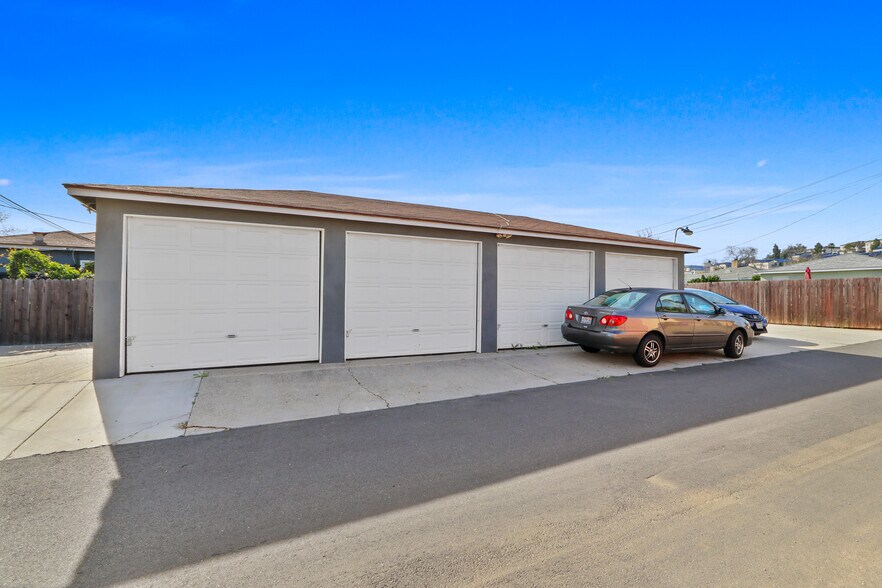 More Photos Of 4201 E Jacinto Way, Long Beach Multifamily For Sale