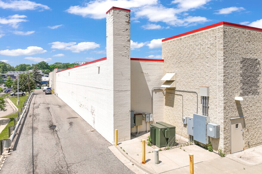 More Photos Of 2151 W Liberty St, Ann Arbor Freestanding For Lease