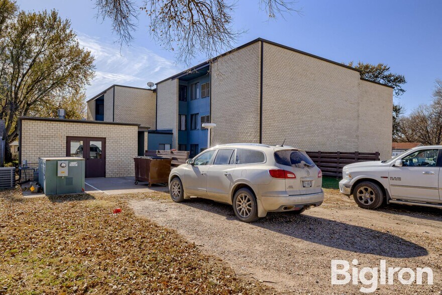 More Photos Of 130 S 5th St, Hebron Apartments For Sale