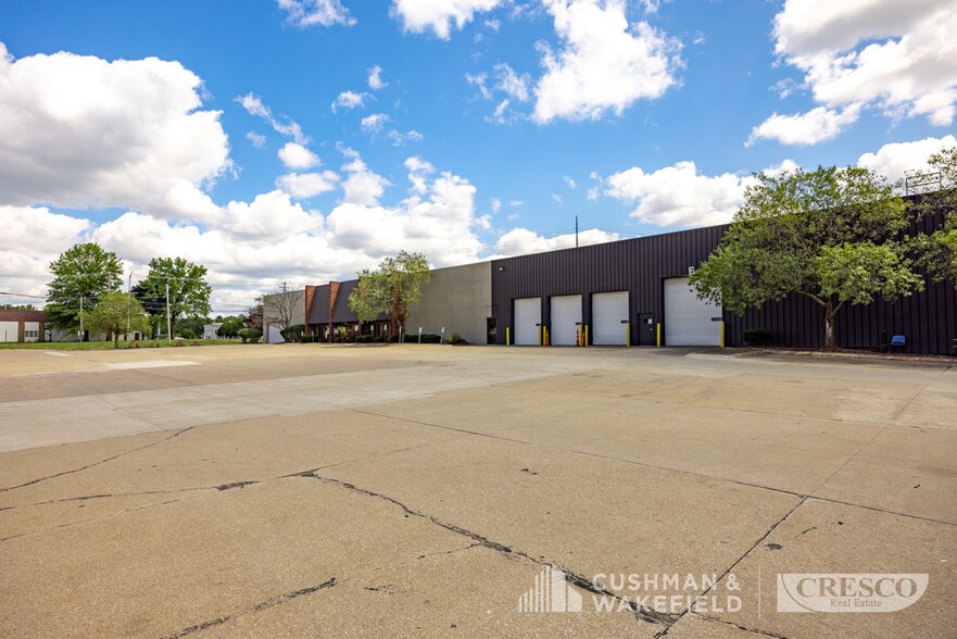 More Photos Of 720 E Highland Rd, Macedonia Warehouse For Lease