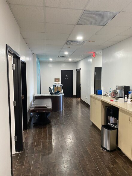 More Photos Of 2012-2040 Monroe St, Dearborn Medical For Lease