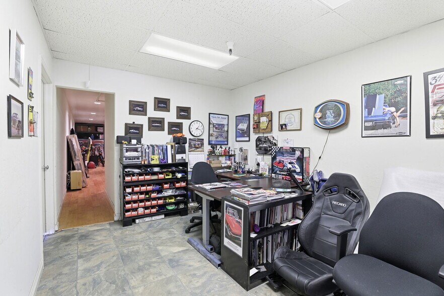 More Photos Of 580 Crespi Dr, Pacifica Warehouse For Sale