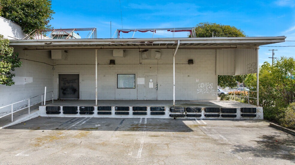 More Photos Of 33641 Mission Blvd, Union City Freestanding For Sale