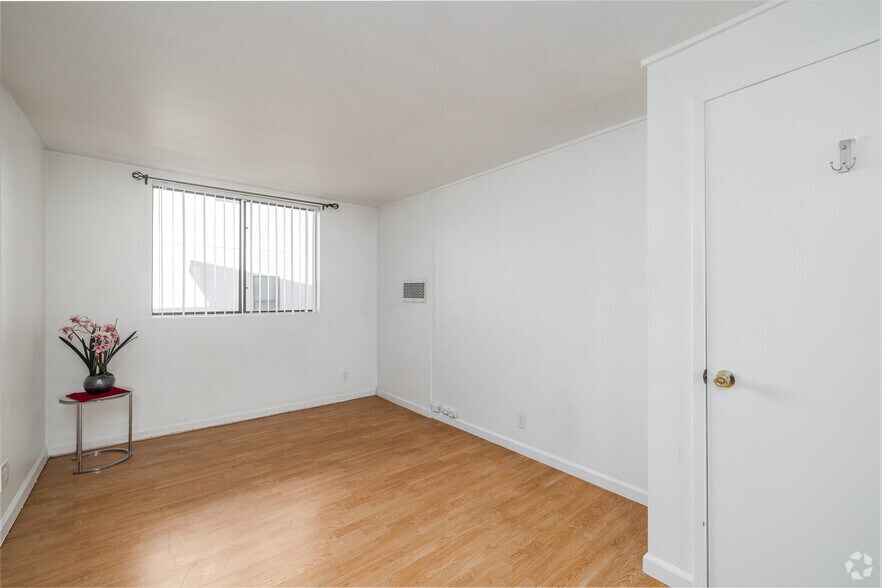 More Photos Of 1943 Vista Del Mar Ave, Los Angeles Apartments For Sale