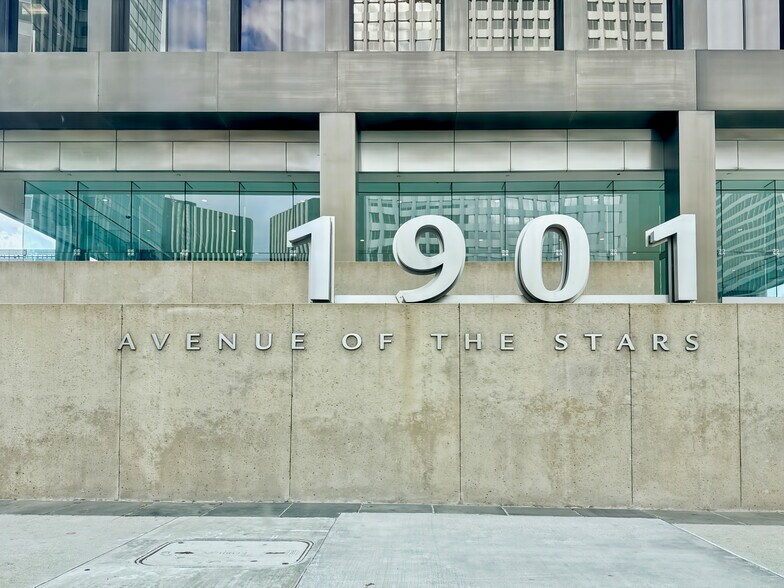 More Photos Of 1901 Avenue of the Stars, Los Angeles Coworking Space