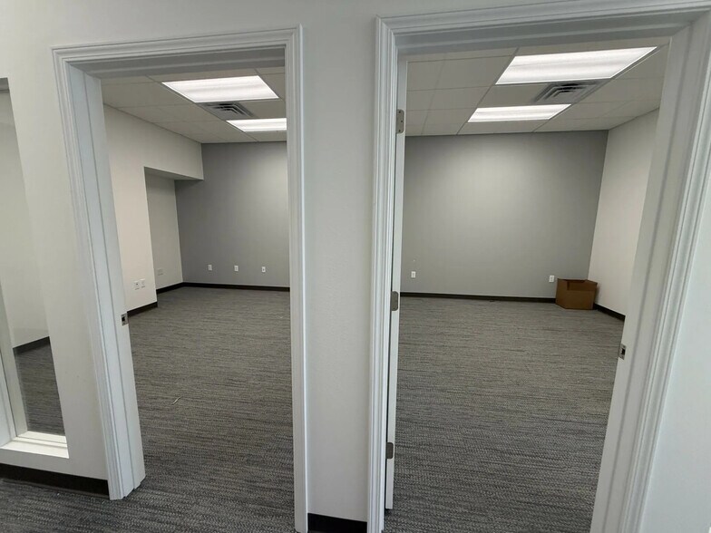 More Photos Of 121 N Main St, Janesville Storefront Retail Office For Lease