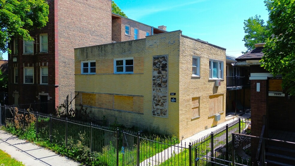 Primary Photo Of 7945 S Dobson Ave, Chicago Apartments For Sale