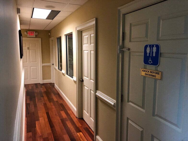 More Photos Of 188 Upper Riverdale Rd, Jonesboro Storefront Retail Office For Lease