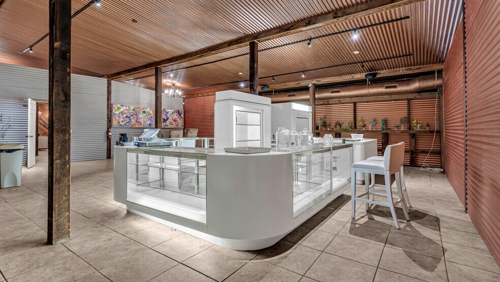 More Photos Of 4565 US-77 Hwy, Davis Specialty For Sale