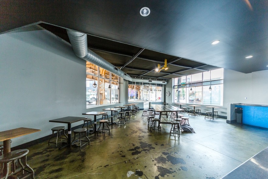 More Photos Of 1912 N Western Ave, Chicago Restaurant For Lease