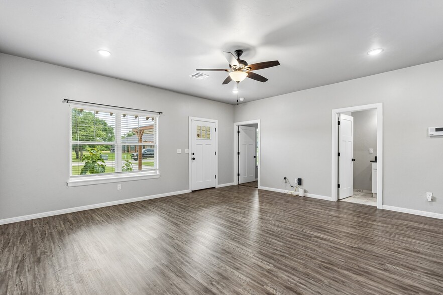 More Photos Of 11514-11529 Cottage Ln, Jones Apartments For Sale