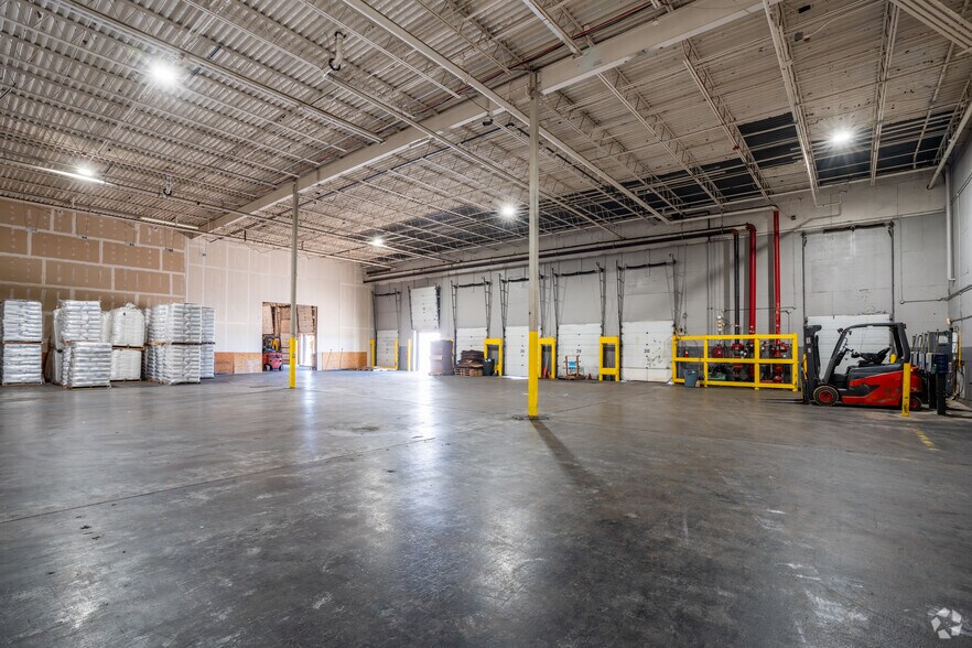 More Photos Of 650 S 23rd St, Beaumont Warehouse For Lease