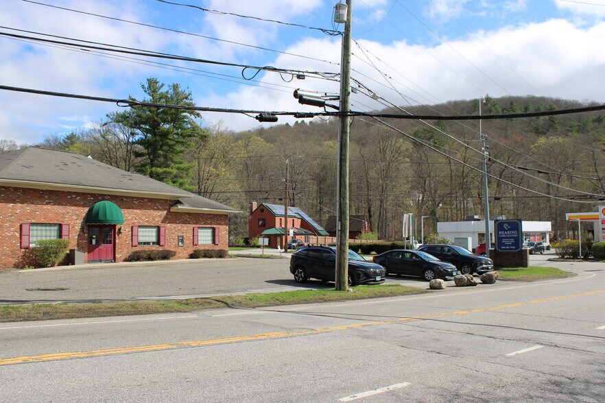 More Photos Of 9 Norfolk Rd, Torrington Medical For Sale