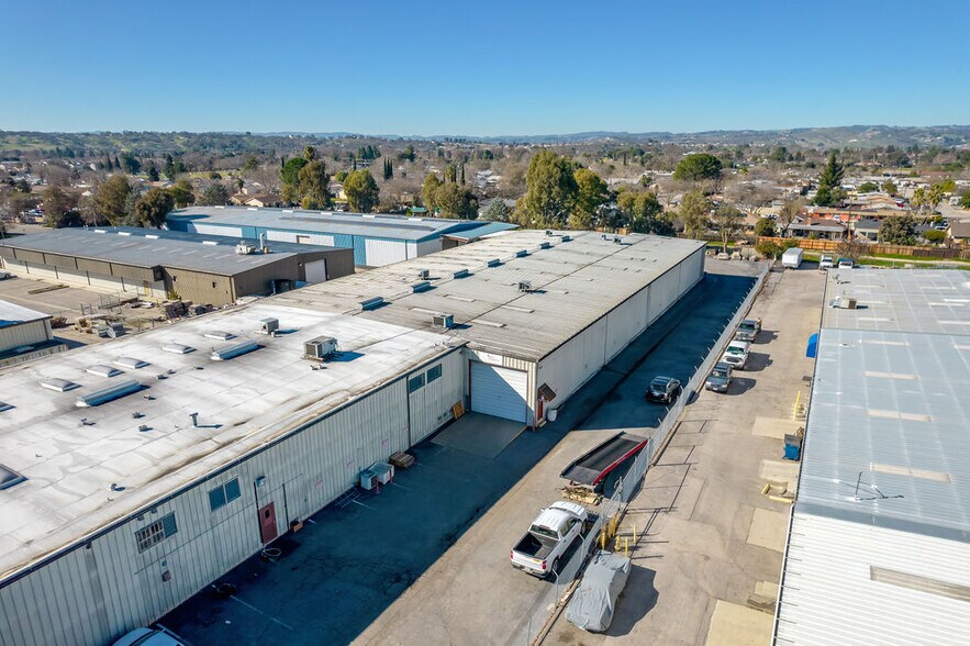 More Photos Of 1625 Commerce Way, Paso Robles Manufacturing For Lease