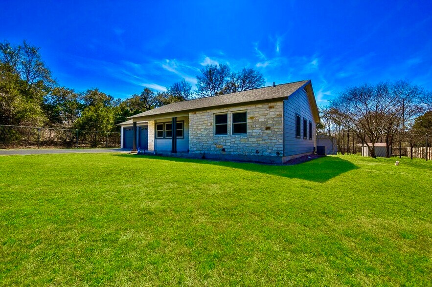 More Photos Of 16001 Awalt Dr, Austin Office For Sale