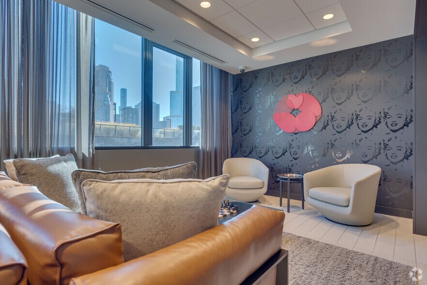 More Photos Of 637-643 N Wells St, Chicago Apartments For Lease