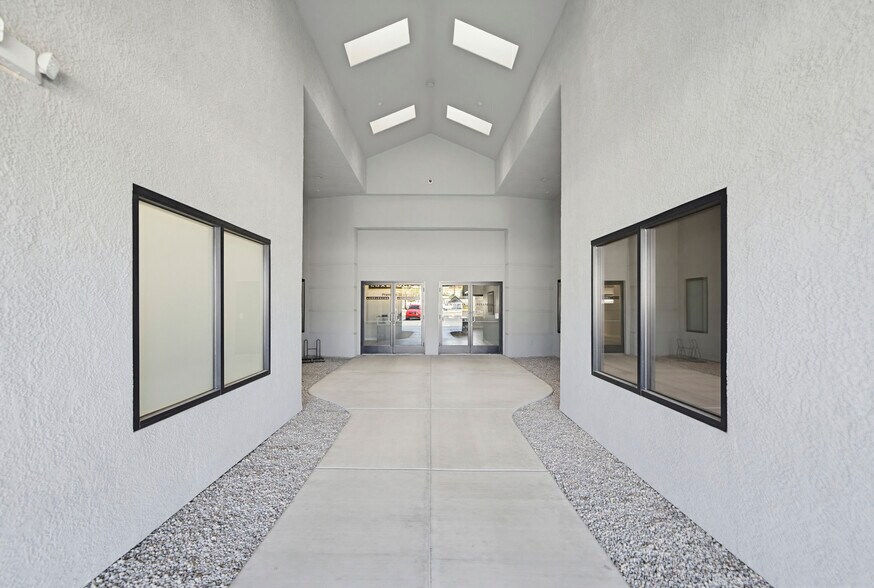 More Photos Of 349 Lake Havasu Ave S, Lake Havasu City Office For Sale