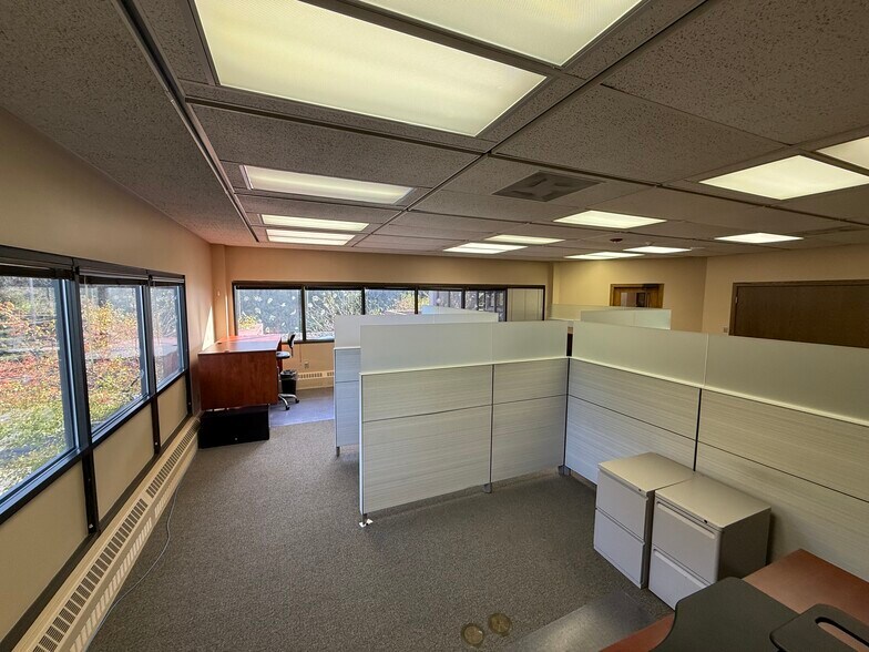 More Photos Of 186 County Road U, River Falls Office For Lease