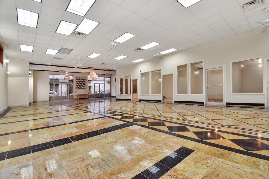 More Photos Of 507-511 45th St, Union City Health Club For Lease