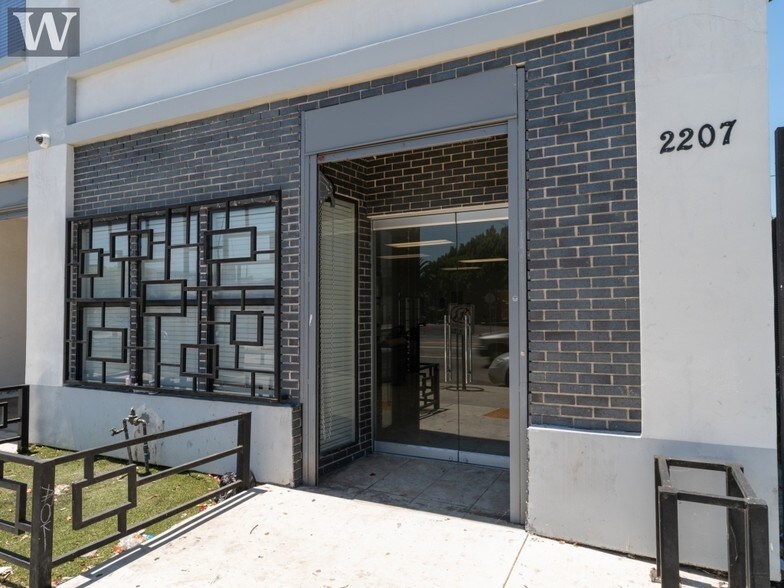 More Photos Of 2207 S Vermont Ave, Los Angeles Freestanding For Sale