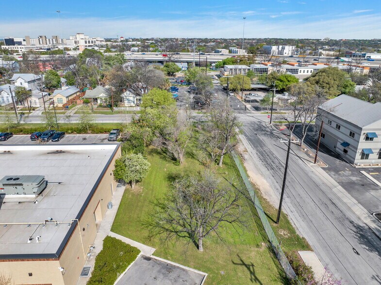 More Photos Of 922 Camden St, San Antonio Land For Sale