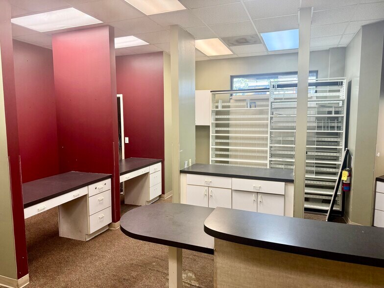 More Photos Of 3660 Cascade Rd, Atlanta Storefront For Lease