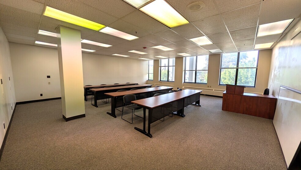 More Photos Of 1030 E Jefferson Blvd, South Bend Office For Lease