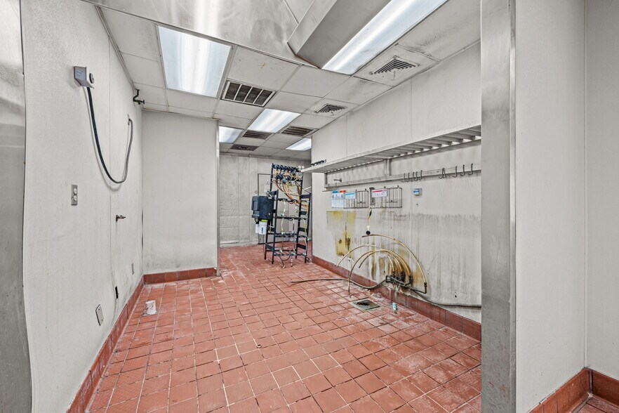 More Photos Of 1512 US Highway 70 E, New Bern Fast Food For Sale