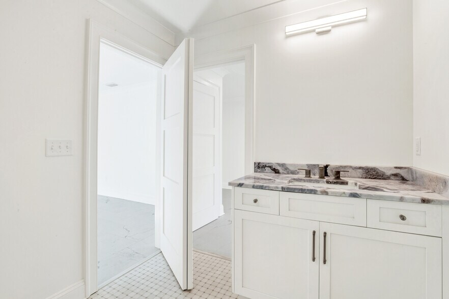 More Photos Of 104 17th st, Tybee Island Apartments For Sale