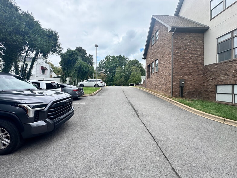 More Photos Of 4624 Chambliss Ave, Knoxville Office Residential For Sale