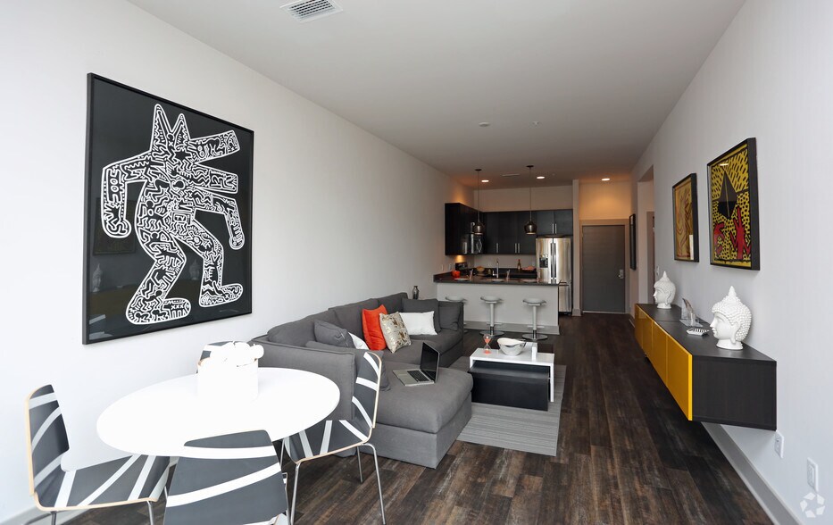 More Photos Of 2310 N Oakland Ave, Milwaukee Apartments For Lease