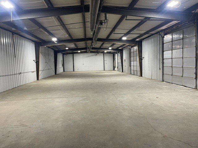 More Photos Of 501 Westland Dr, Edmond Service For Lease